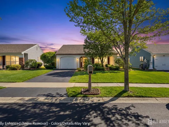 23 Blackthorn Pl, Manchester, NJ 08759