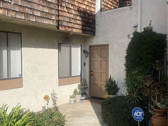 3rd image of 950 W Lambert Rd Unit 4