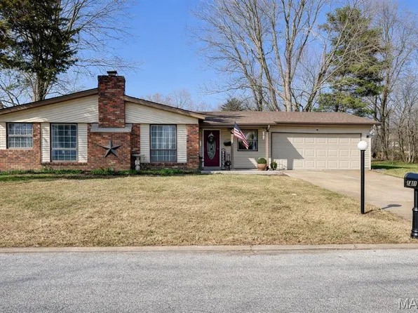 1419 Vicksburg Dr, Belleville, IL 62221