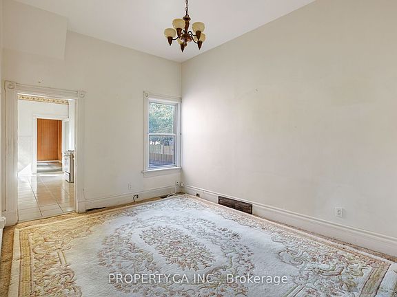 5th image of 195 Shaw St