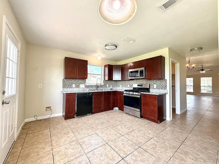 13706 Audra Ln — Photo 7