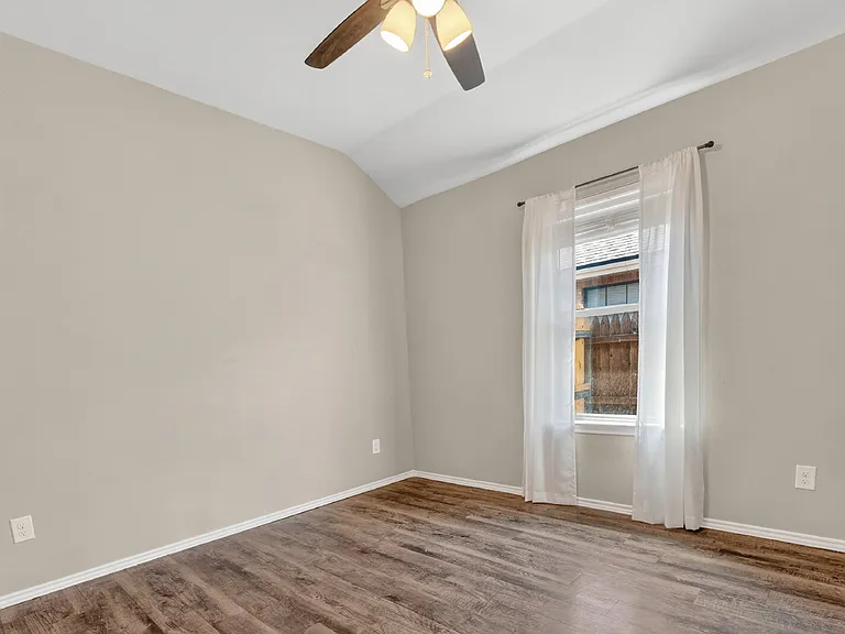 623 N Elkhart Ave #A — Photo 11