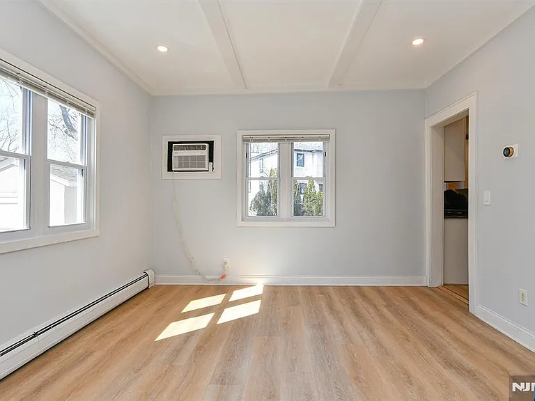 420 Carmita Ave #1 — Photo 9