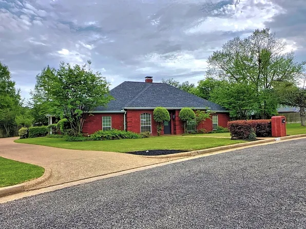 912 Van Winkle Cir, Athens, TX 75751