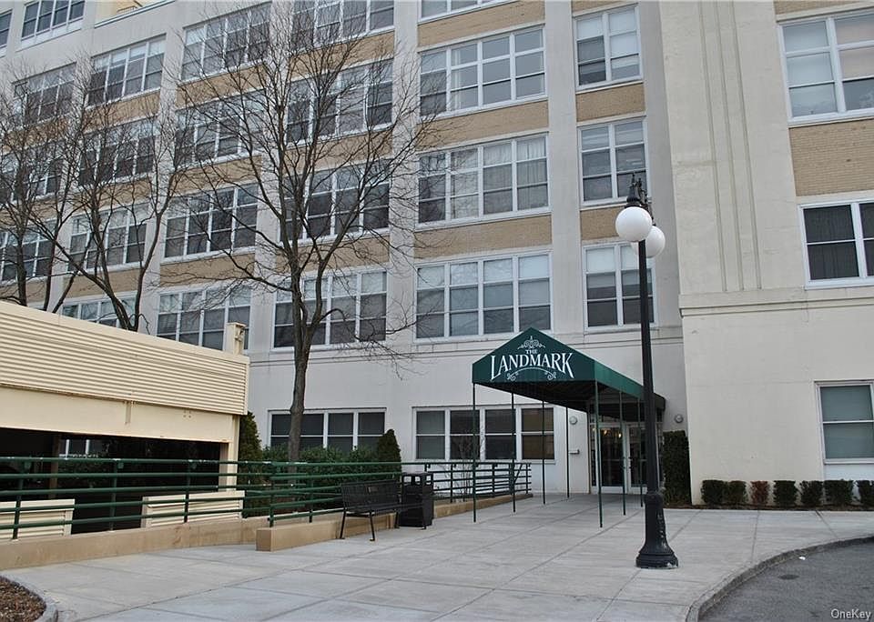 1st image of 1-218 Landmark Sq Unit 218