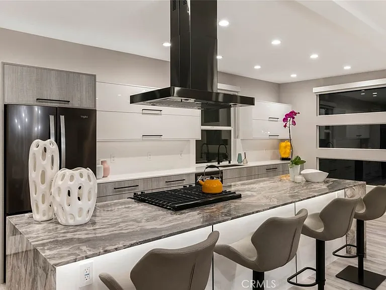 4731 Topanga Canyon Blvd — Photo 45