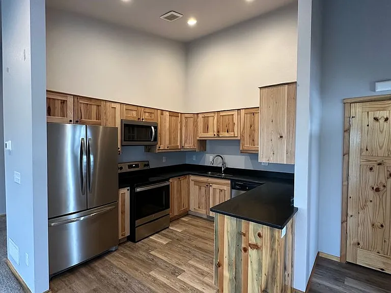 1308 Bette Ln — Photo 3