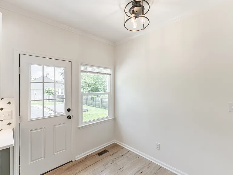 122 Sleepy Hollow Ct — Photo 12
