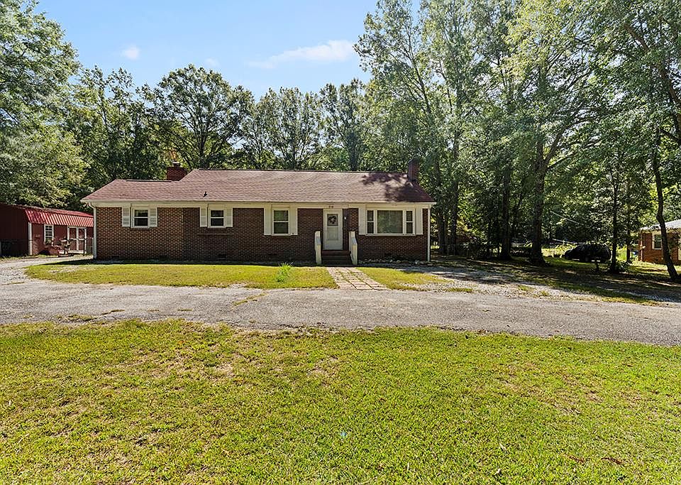 1st image of 210 Woodland Way