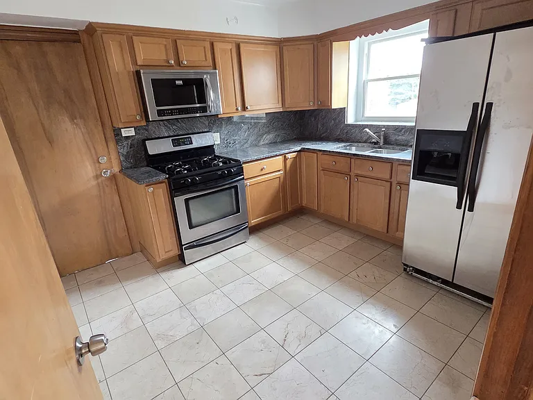 5113 N Mango Ave #2 — Photo 3