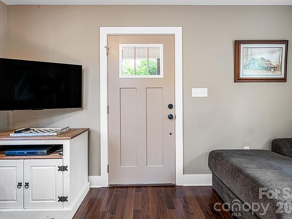 3rd image of 85 New Salem Rd