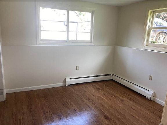4th image of 23 Mansfield Pl #B