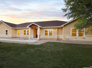 144 Vaquero Ct, Pipe Creek, TX 78063