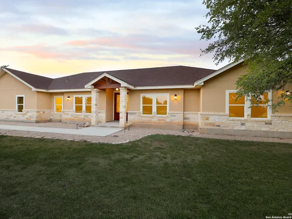 144 Vaquero Ct., Pipe Creek, TX 78063