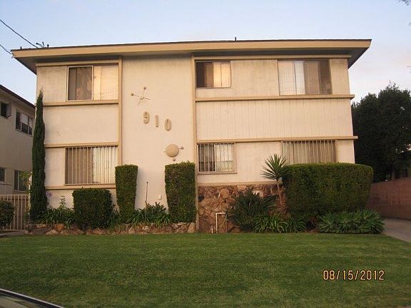 5th image of 910 N Cedar St APT 4