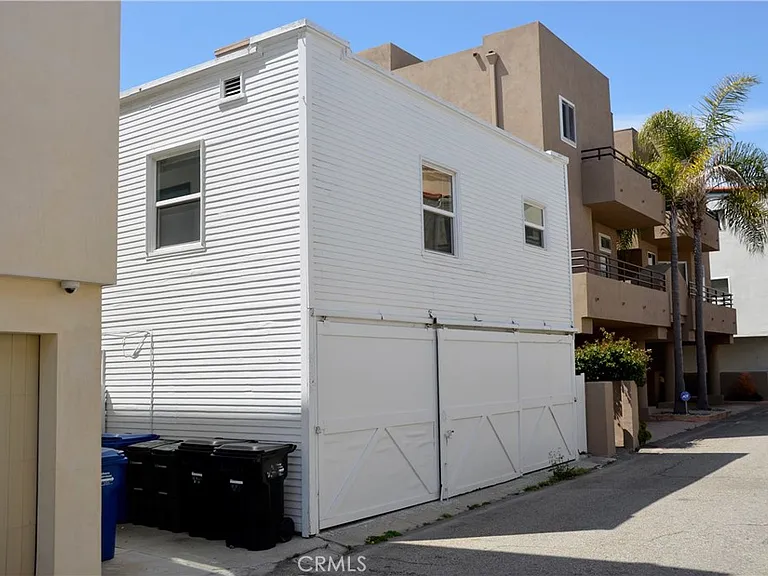 830 Monterey Blvd — Photo 15