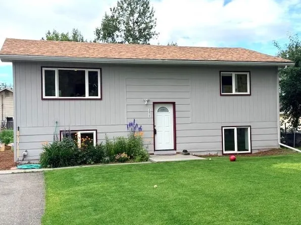 3012 Chinook Dr, Fairbanks, AK 99709