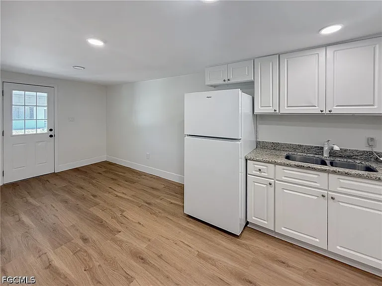 204 2nd St #2 — Photo 10