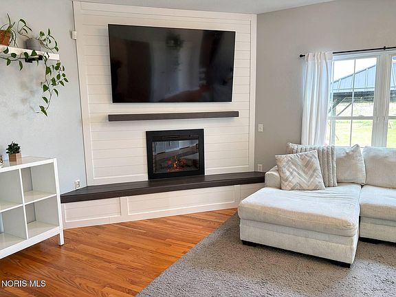 4th image of 1701 Spring Forest Dr