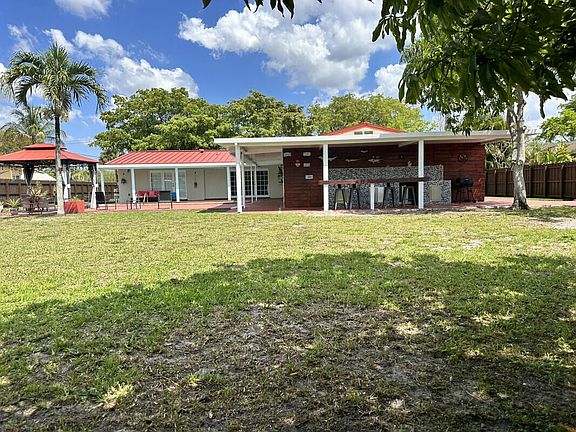 5th image of 6940 Plantation Road