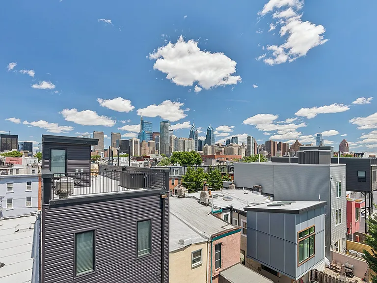 2231 Pemberton St — Photo 35