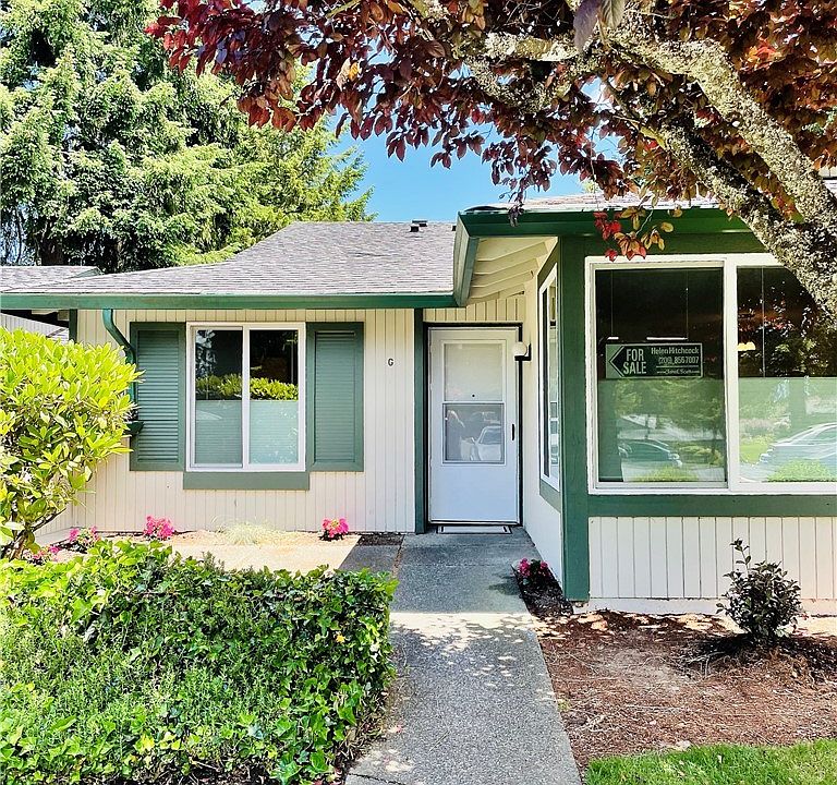Cute one-story Patio Home with lots of sunlight.