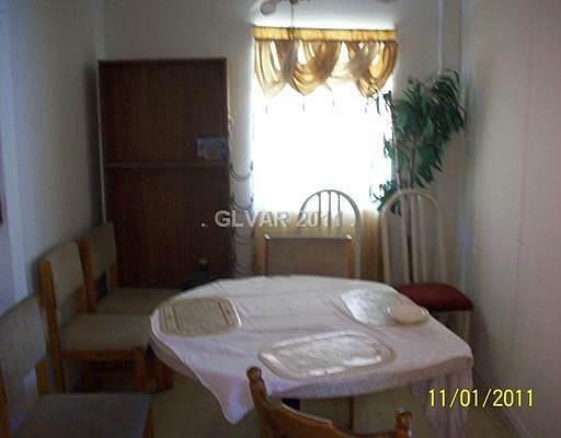 5th image of 1302 Stewart Ave