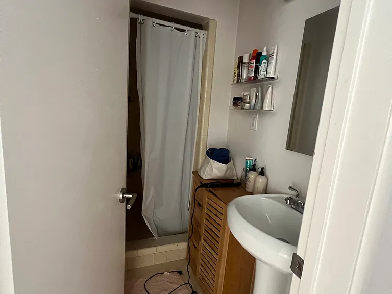 Bathroom 2.