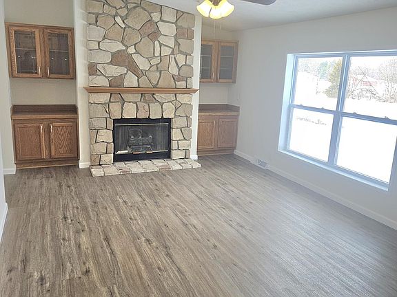 3rd image of 2580 22 Mile Rd NW