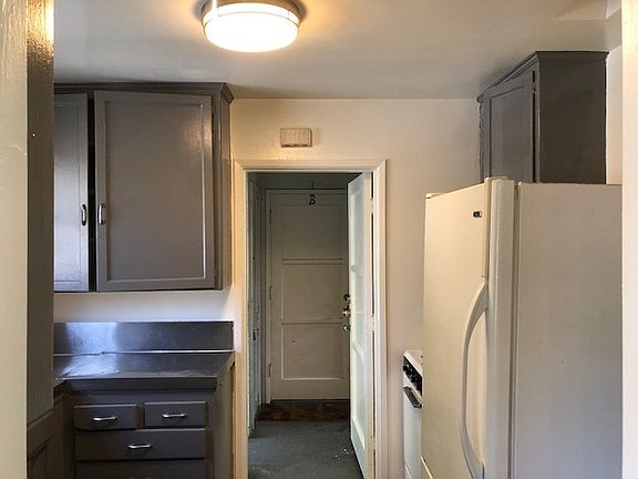 3rd image of 2473 Silver Lake Blvd APT B