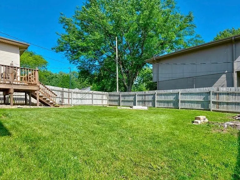10412 Crown Point Ave — Photo 19