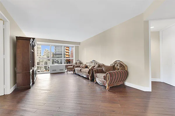 Rented by Engel & Völkers New York City | media 9