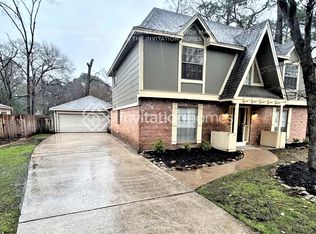 18 Rambling Wood Ct, Spring, TX 77380