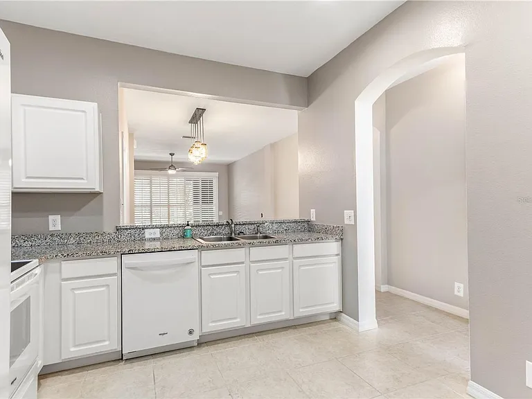 3326 Covered Bridge Dr W — Photo 13
