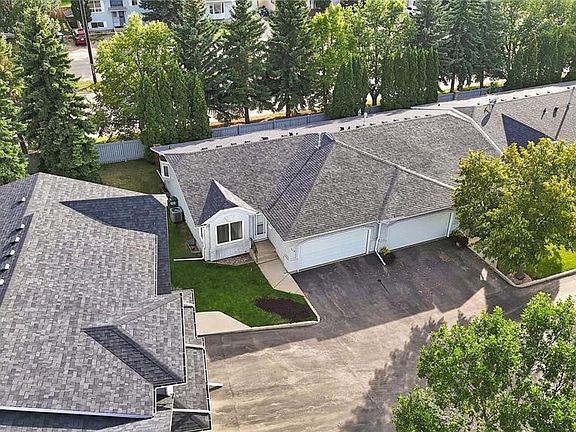 3rd image of UNIT 119-636 Heritage LANE