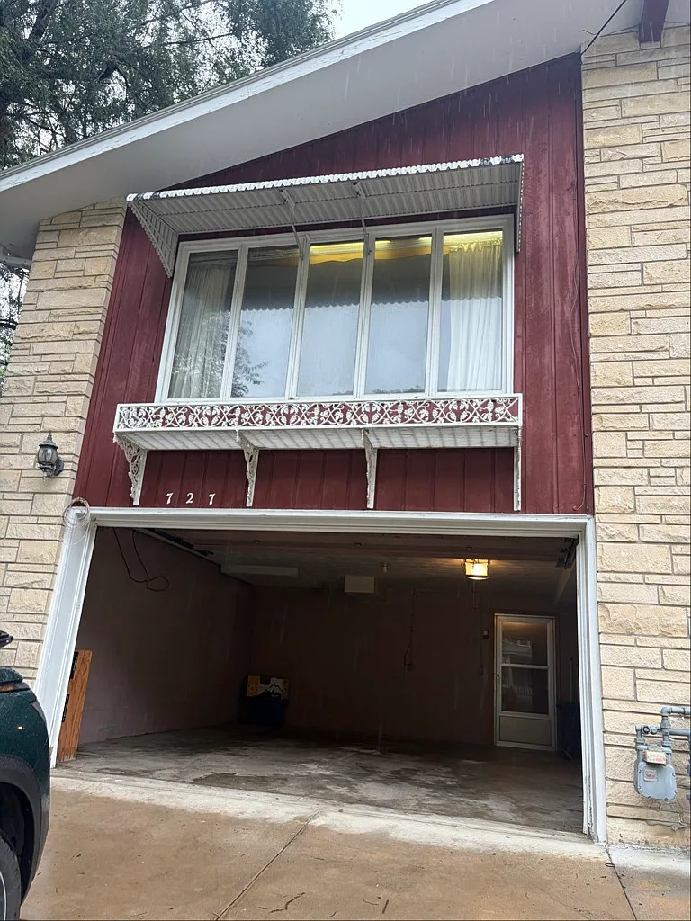 Spacious 2-Bedroom Duplex in Council Bluffs, Iowa — Photo 2