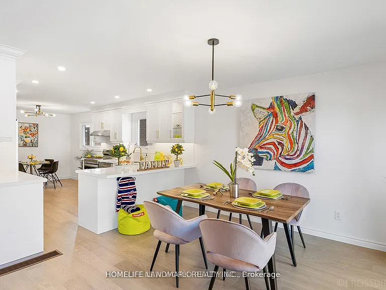 25 Lansbury Dr — Photo 7