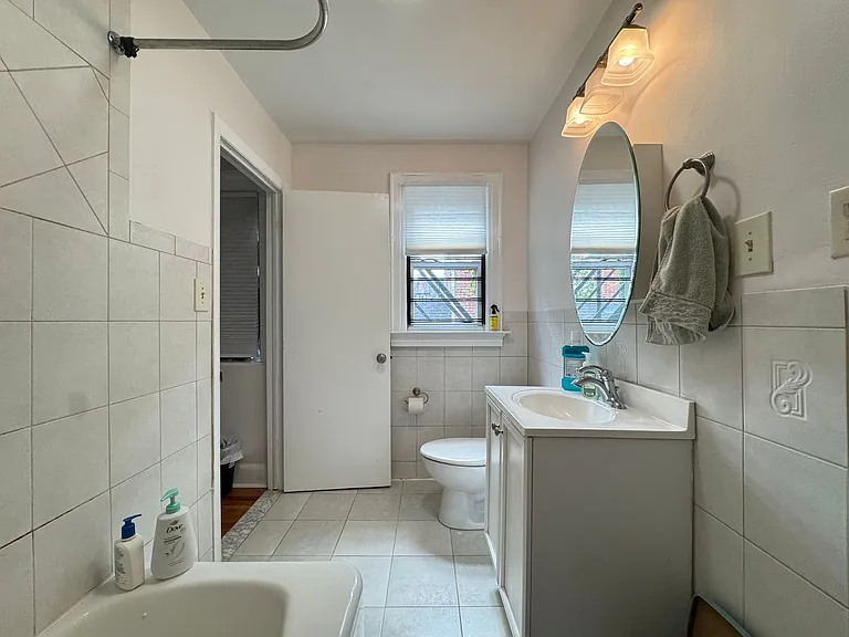 59 Trumbull St — Photo 32