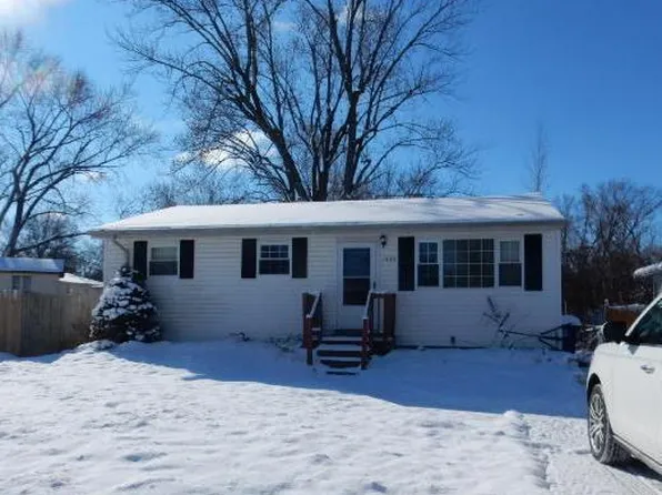 1230 Trampe Ave, Saint Louis, MO 63138