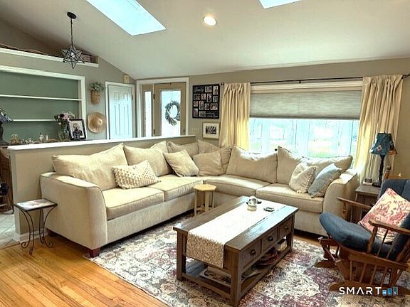 5th image of 215 Whisconier Road
