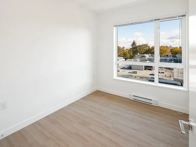 2075 W 12th Ave #302 — Photo 23