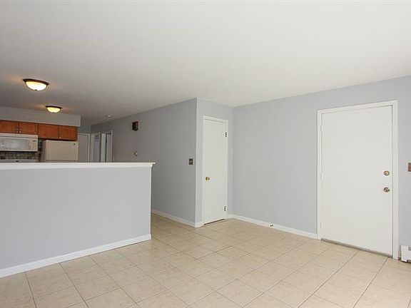 4th image of 1019 N 11th Ave