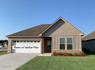 18099 Lakeshore Dr, Gulfport, MS 39503