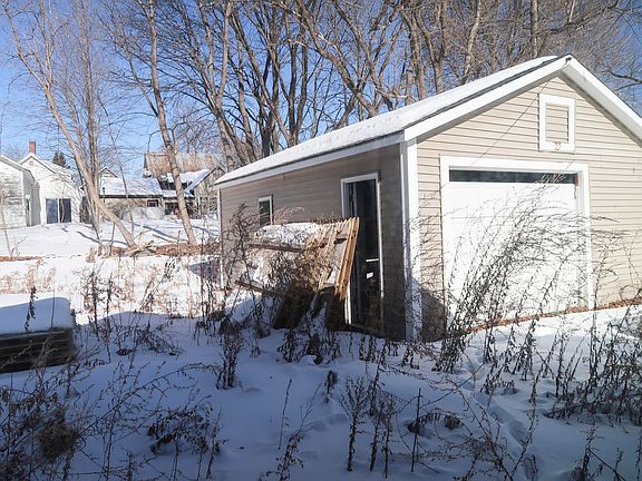 4th image of 14 Heselton Street