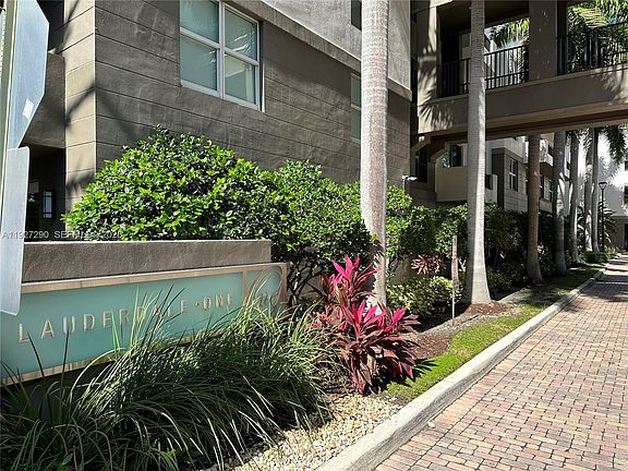 3rd image of 2401 NE 65th St APT 606