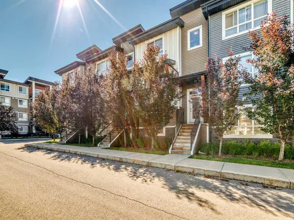 125 SW Walgrove Cv SE, Calgary, AB T2X 4E1