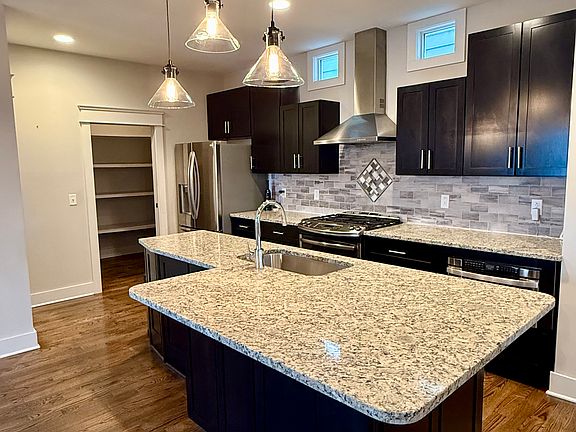 4th image of 414 Acklen Park Dr