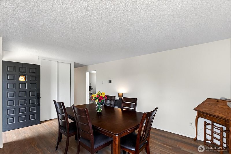 4th image of 1318 E 62nd Street