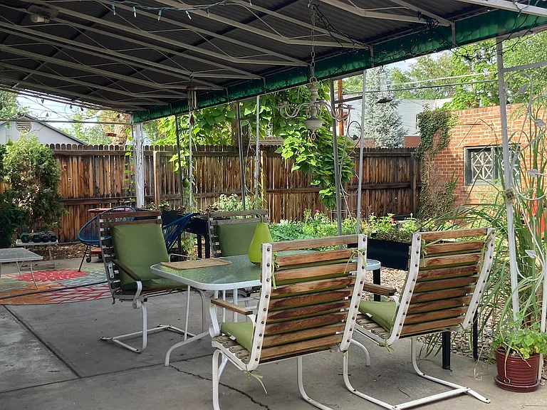 370 N Clarkson St — Photo 9