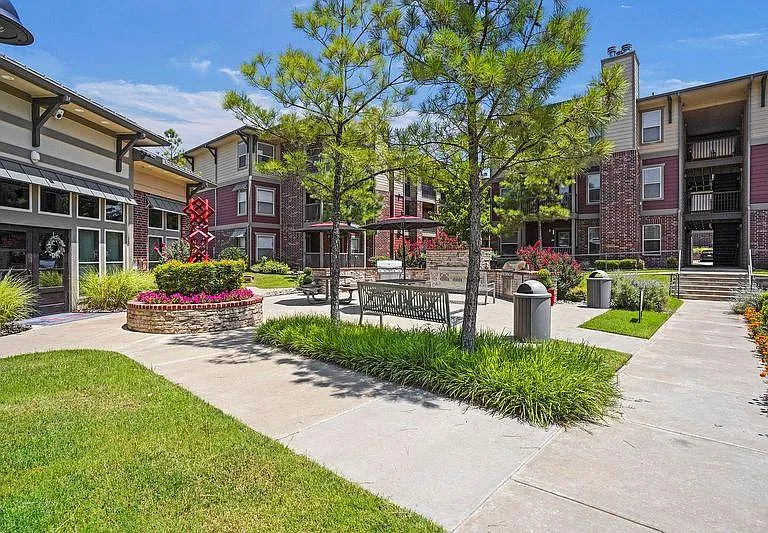 Icon at Broken Arrow Apartments — Photo 16